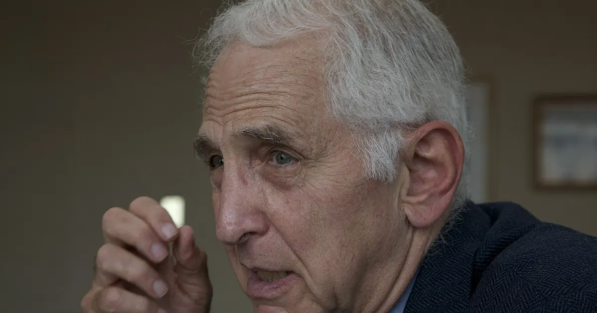 Daniel Ellsberg's Fight for Transparent War Coverage