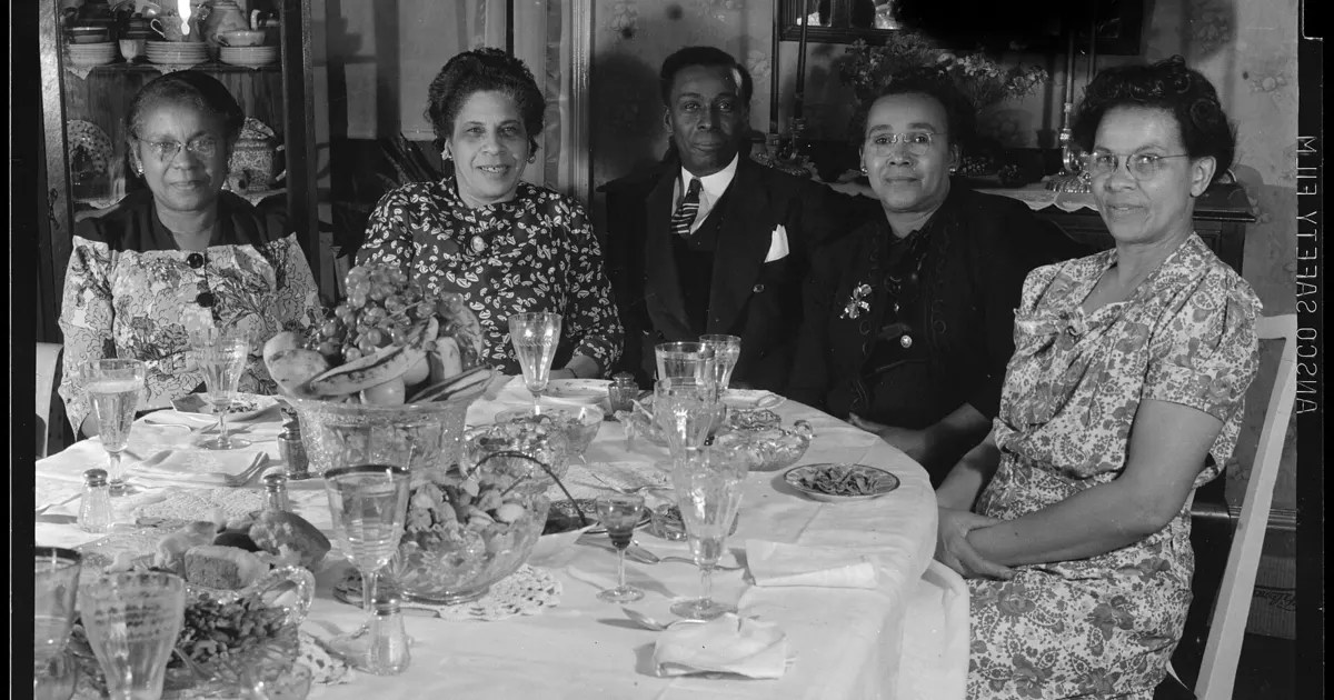 Why Americans Stopped Inviting Friends Over for Dinner